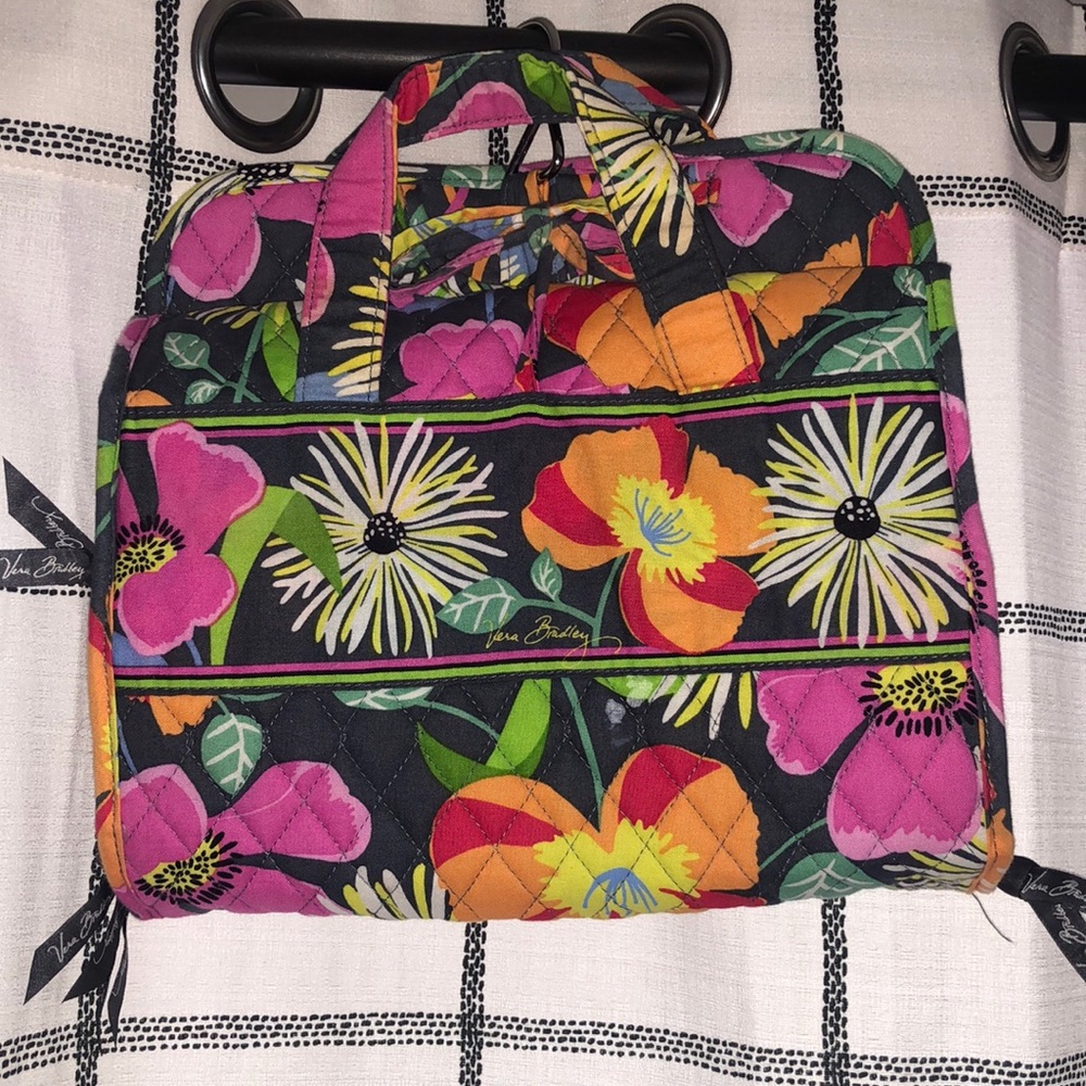 Vera Bradley Jazzy Bloom print travel case